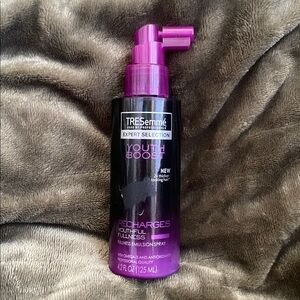 TRESemme Youth Boost Fullness Emulsion Spray Recharges Youthful 4.2 oz.
